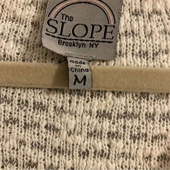 Cream sweater with gray - Picture 5 of 6